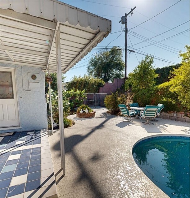 Building Photo - 11543 Swinton Ave