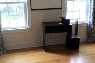 Master Bedroom - 220 Oak St