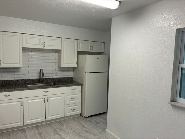 Building Photo - 3629-3631 N Fontage Rd