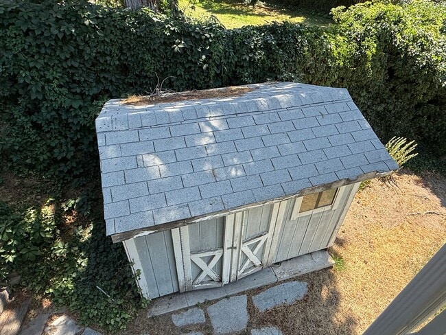Building Photo - Olympus Cove Five Bedroom Rambler; Amazing...