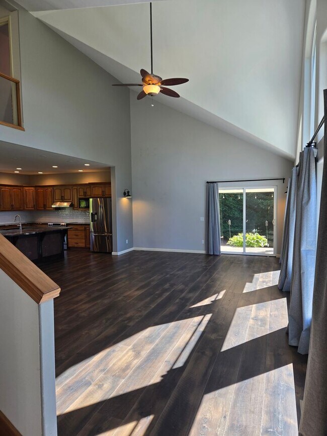 Building Photo - STATUS: PENDING APPLICATION-  | R17 | $ 2995
