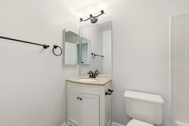 Building Photo - Beautiful Stroh Ranch 4 Bedroom, 2.5 Bath Home, Brand New Kitchen Appliances READY JUNE 5th
