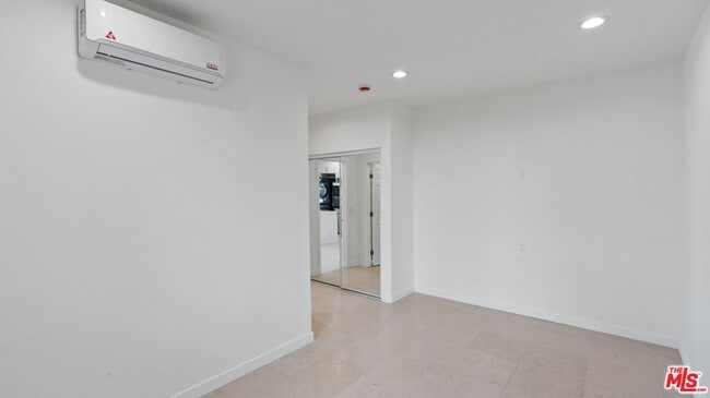 Building Photo - 21727 Planewood Dr