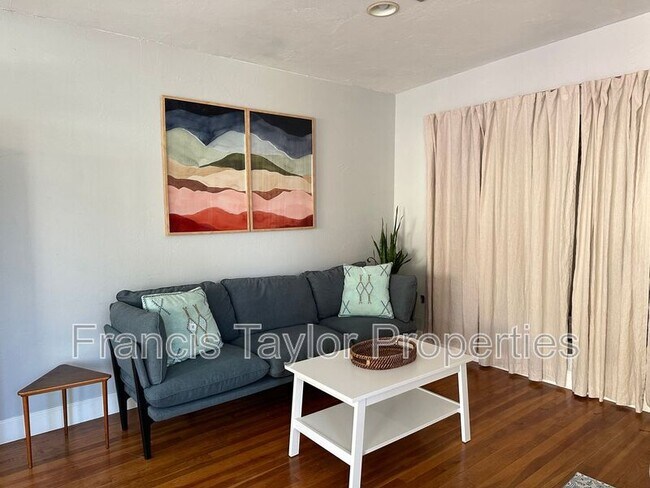 Building Photo - 441 E 7th Ave