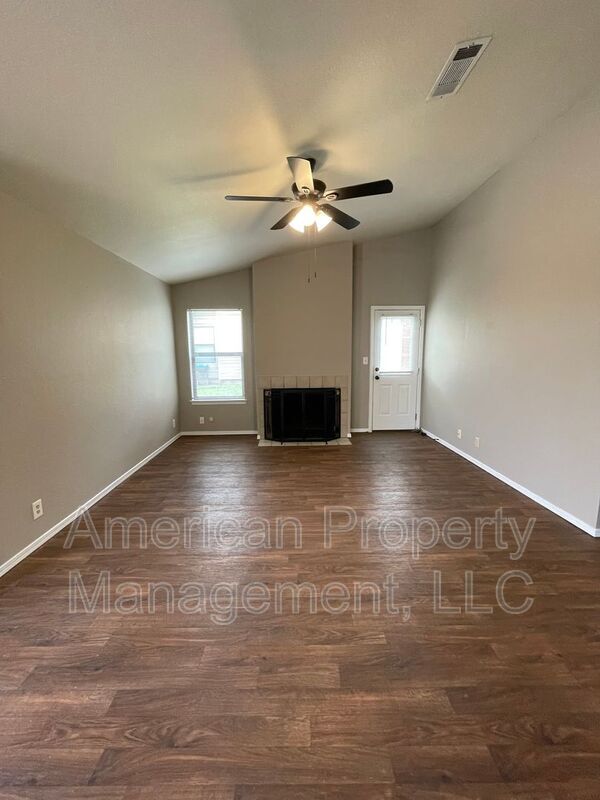 Building Photo - 13120 E 44th St