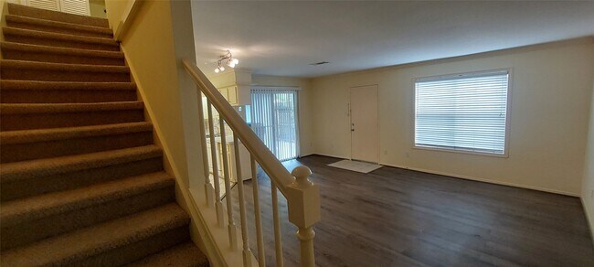 Building Photo - 8710 Ilona Ln