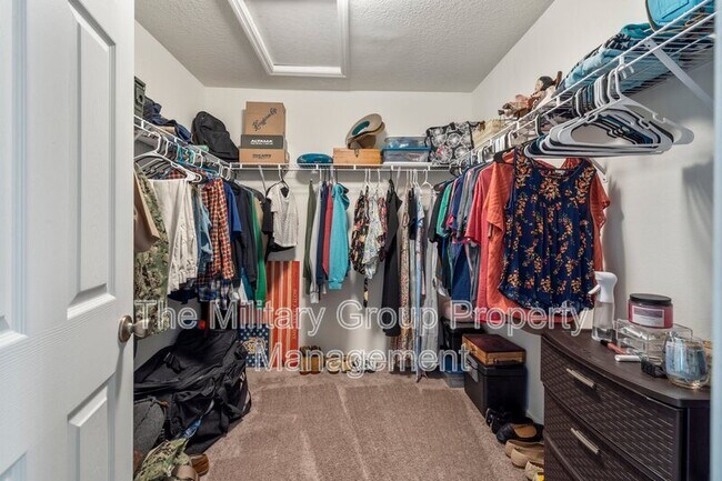 Building Photo - 2522 Lantana Ln
