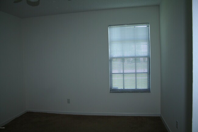 Building Photo - 1220 Ambra Dr