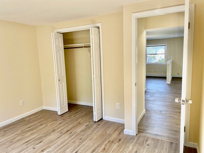 Building Photo - 82 Meyer Ln