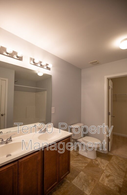 Building Photo - 316 Irish Ln