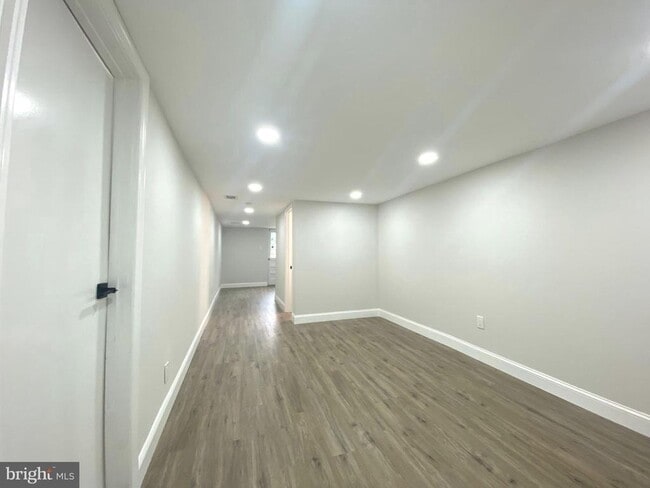 Building Photo - 1319 Rainer Rd