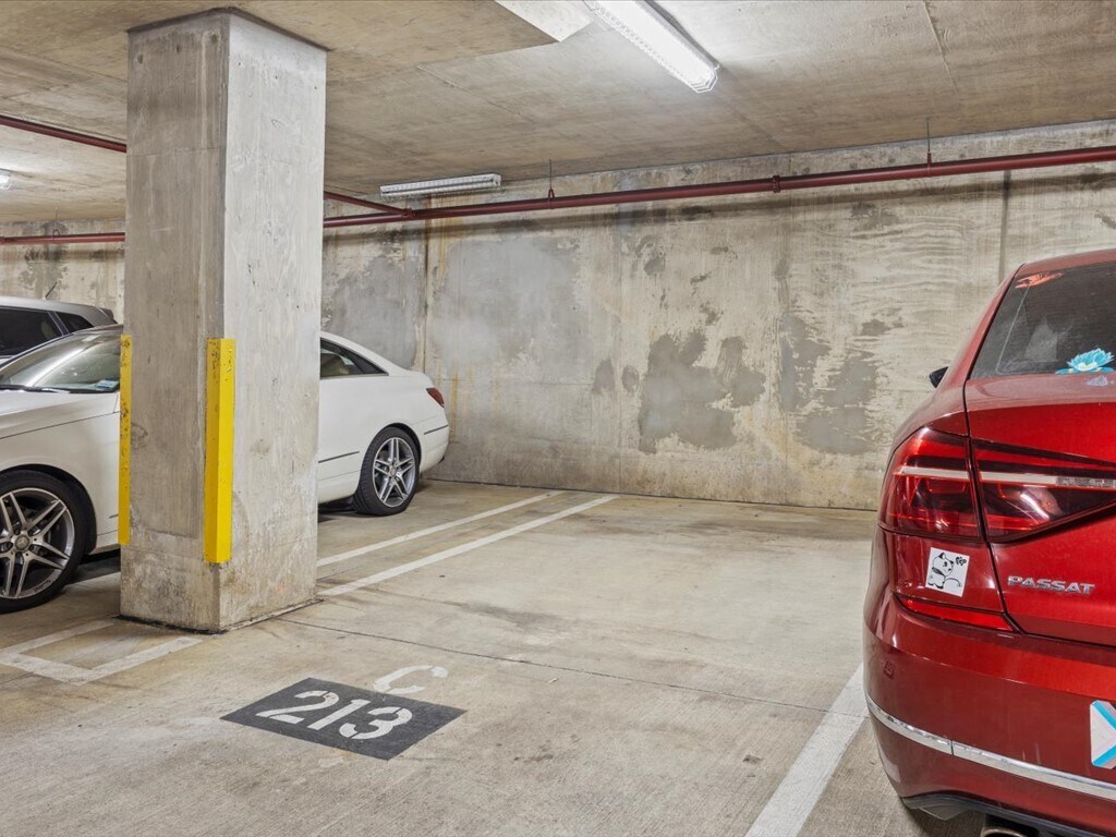 Building Photo - 811 4th St NW