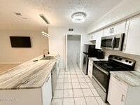 Building Photo - 4113 Holiday Dr