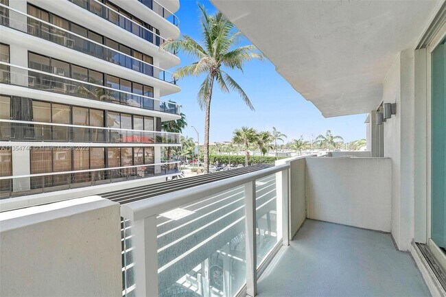 Building Photo - 9499 Collins Ave