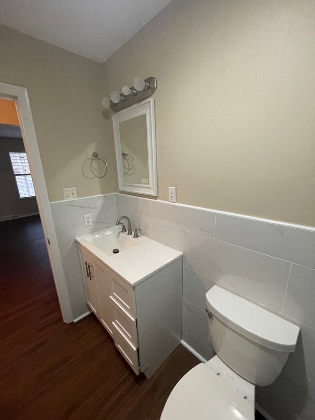 Building Photo - 11620 S Williamsburg Dr