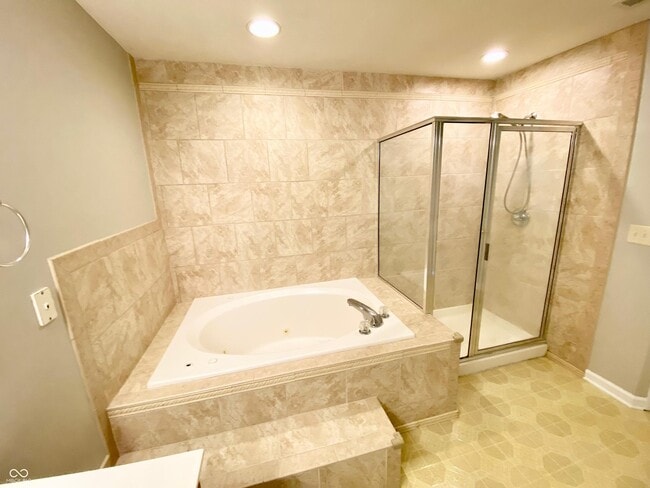 Building Photo - 5335 Rippling Brook Way
