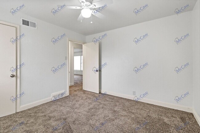 Building Photo - 2802 Materhorn Dr