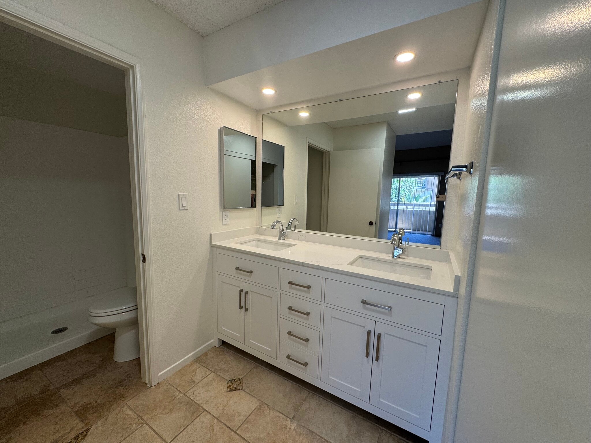 Master Bathroom - 3882 Radcliffe Ln