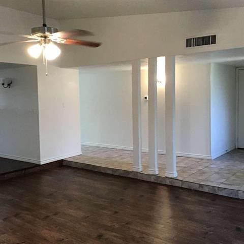 Building Photo - 2622 Meadowview Dr