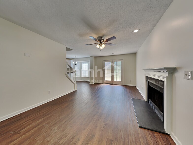 Building Photo - 3801 Cranwell Ct