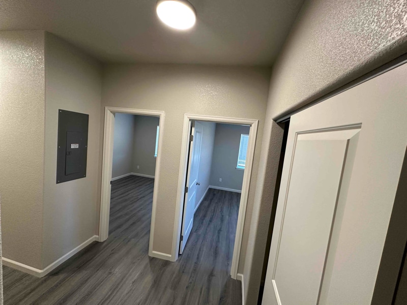 Building Photo - 686 E Hahns Peak Ave