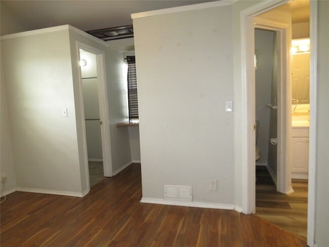 Building Photo - 4647 Bonnie Brae St