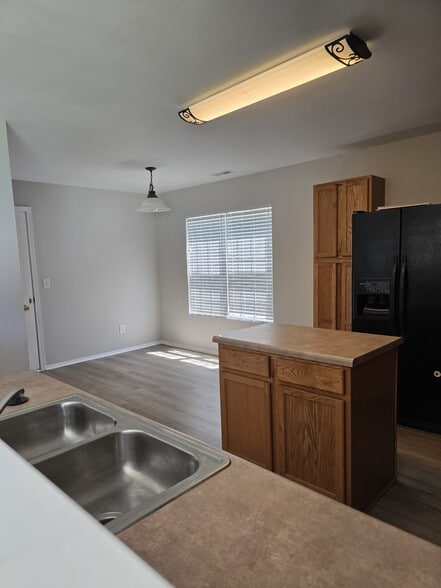 Building Photo - 4804 Rockport Dr