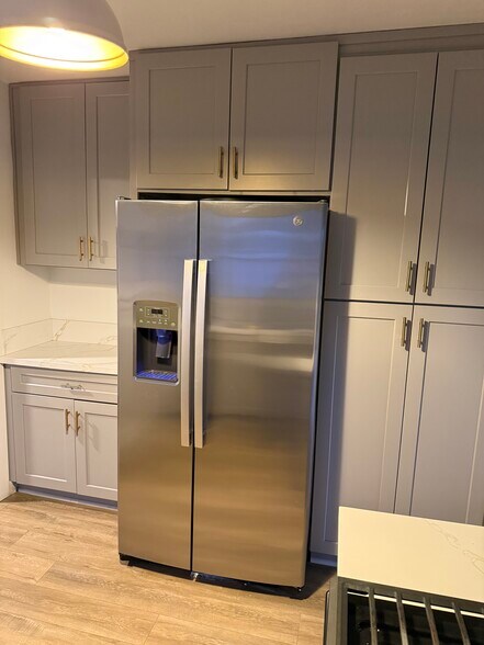 Building Photo - 240 N Everett St