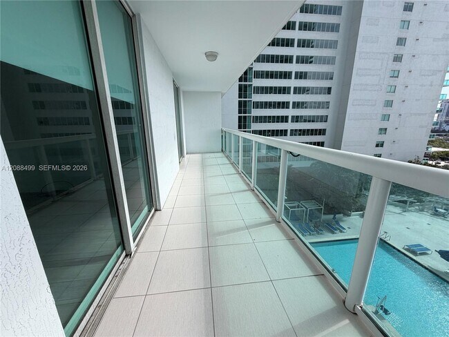 Building Photo - 1800 N Bayshore Dr