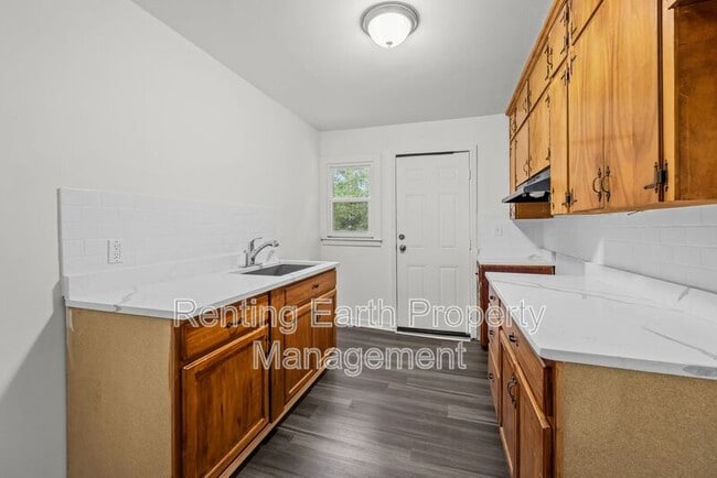 Building Photo - 5025 43rd Pl N