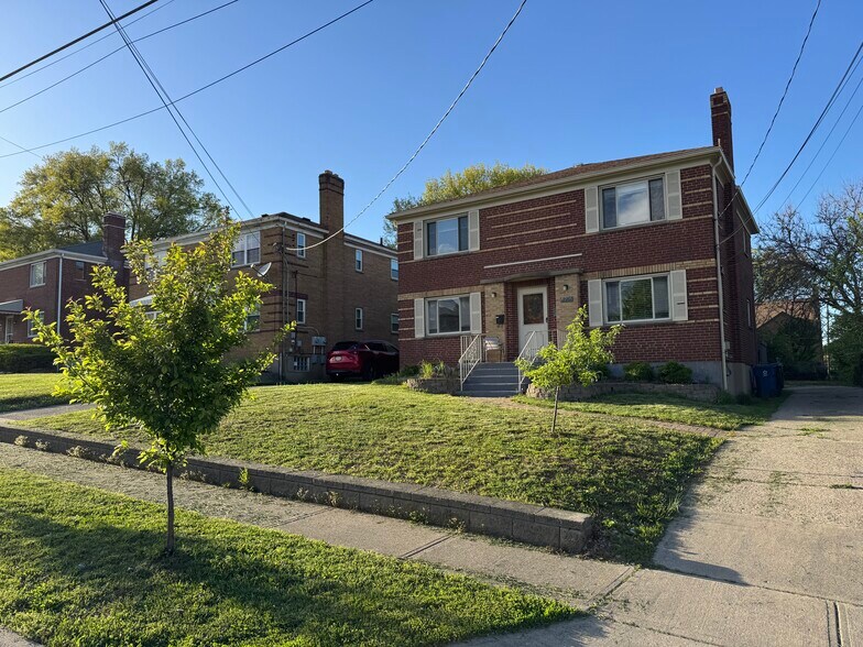 Building Photo - 4216 Applegate Ave