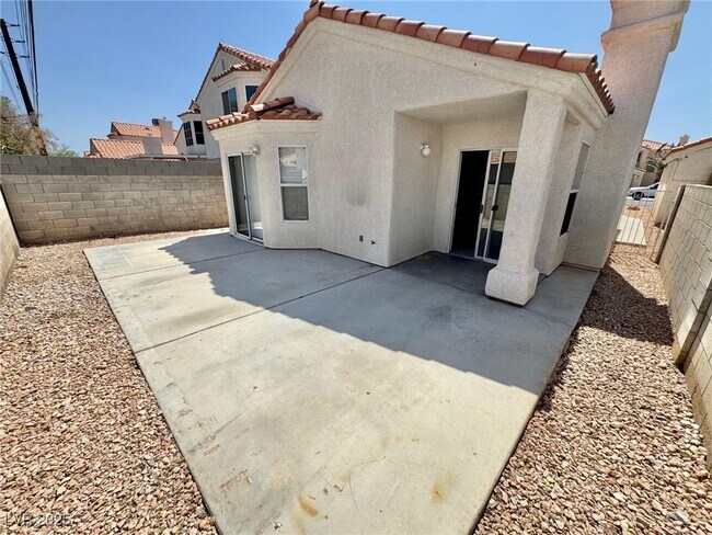 Building Photo - 1420 Padre Bay Dr