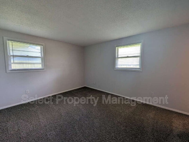 Building Photo - 4130 Thorton Dr