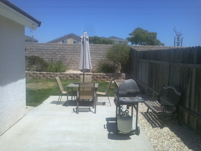 Building Photo - 2310 Signal Ave