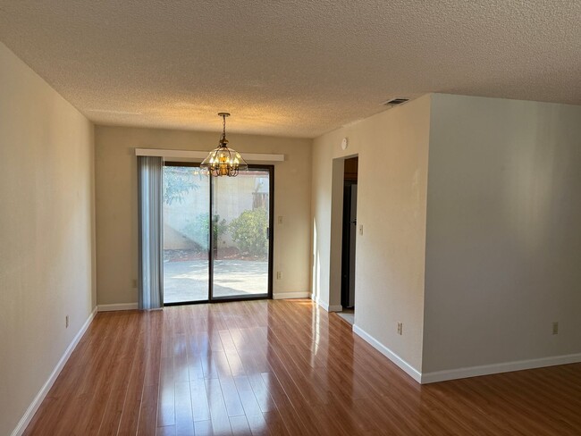Building Photo - 4 Bedroom Almaden Home
