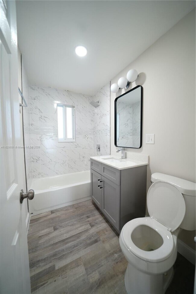 Building Photo - 2573 Conroy Dr