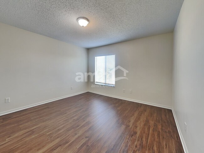 Building Photo - 12723 Longcrest Dr