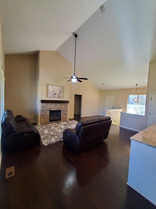 Building Photo - Pristine luxury Home in North Andover Neig...