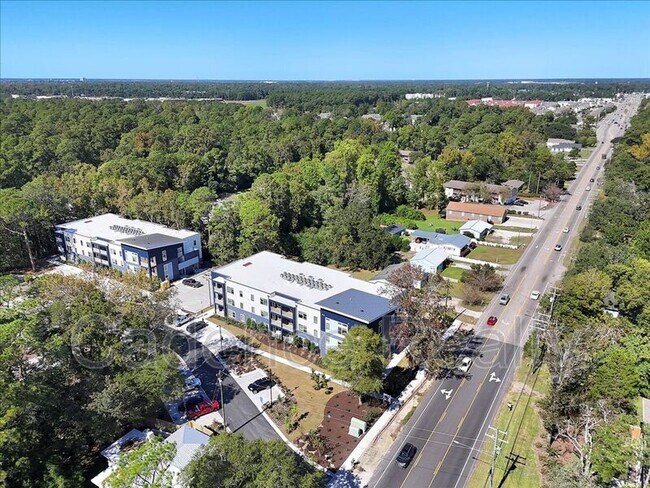 Building Photo - 610 S Kerr Ave