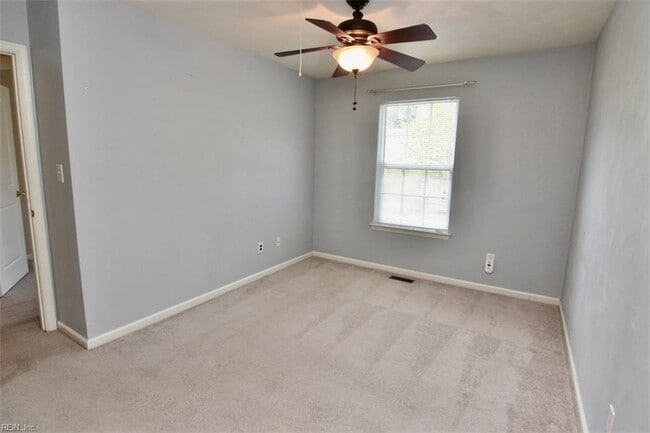 Building Photo - 145 Horse Run Dr