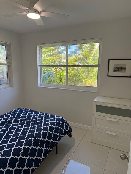 Building Photo - 2513 Staples Ave