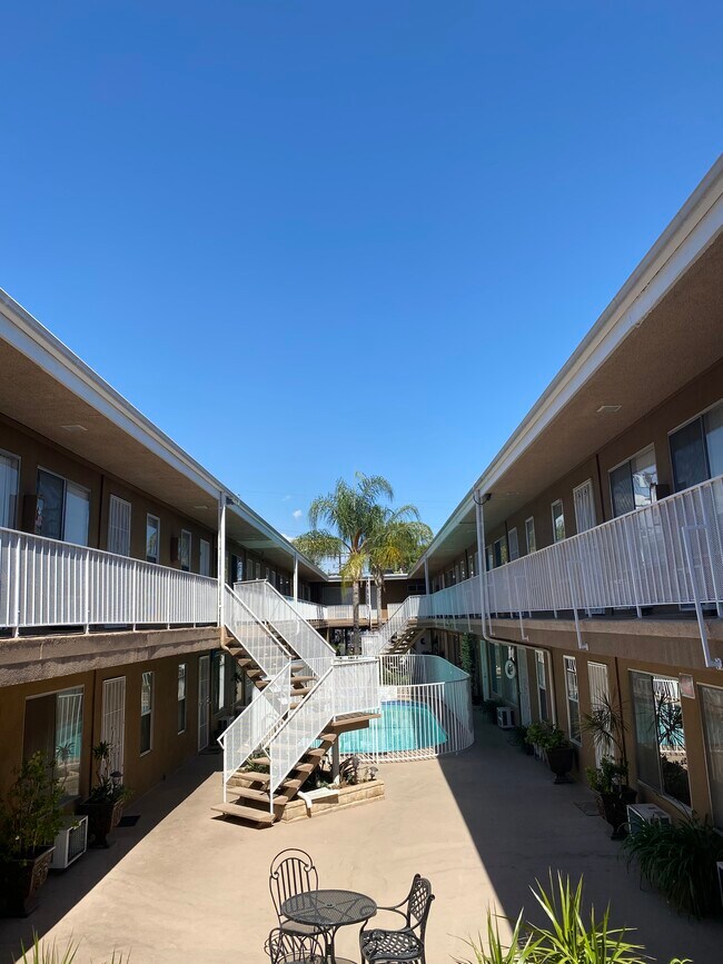 Building Photo - 5457 Laurel Canyon Blvd