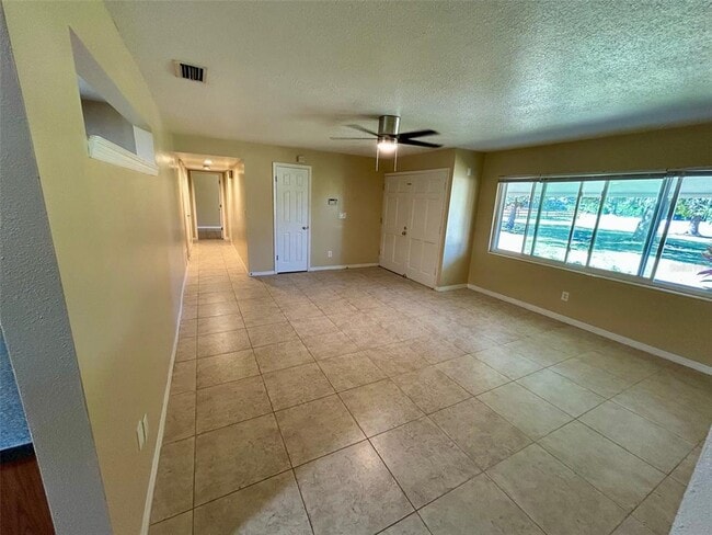 Building Photo - 1567 Brooks Ln