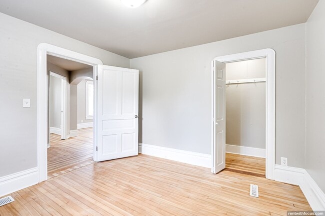 Building Photo - 2726 W Spencer St