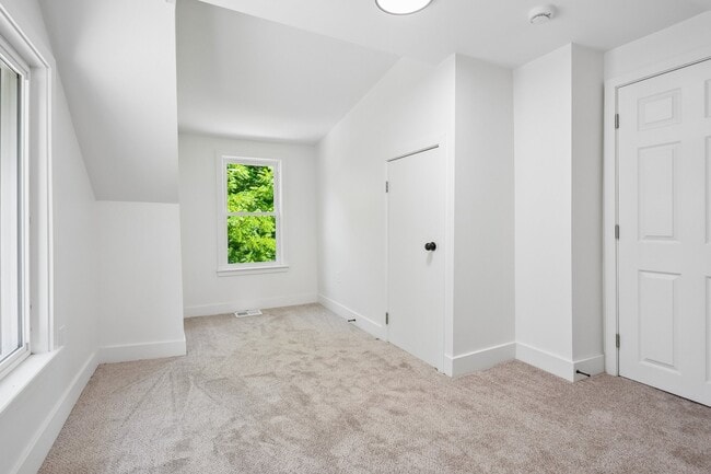 Building Photo - Roundrock Almira