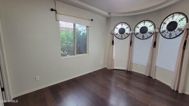 Building Photo - 333 Bainbridge Dr