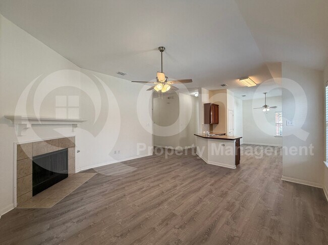 Building Photo - 2716 Watercress Dr