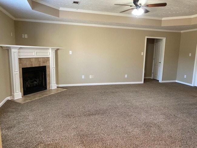 Building Photo - 2404 Lancashire Ln