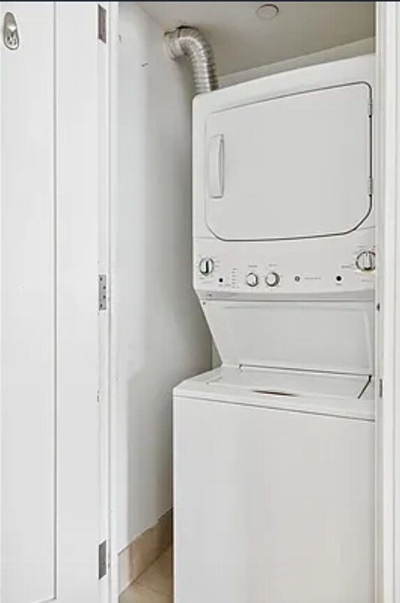 In unit washer dryer - 30 West St