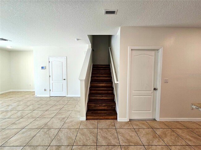 Building Photo - 9022 Wildflower Ln